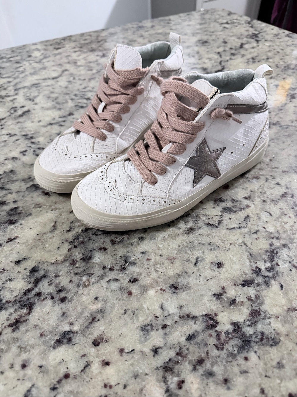 ShuShop White High-Top Sneakers with Pink Laces and Silver Star